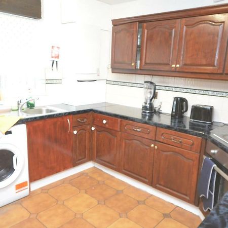 Four Bedroom Townhouse 12 Minutes Walk To Excel Exhibition Centre London Exterior photo