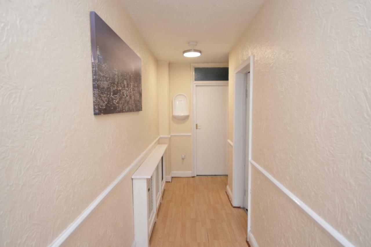 Four Bedroom Townhouse 12 Minutes Walk To Excel Exhibition Centre London Exterior photo