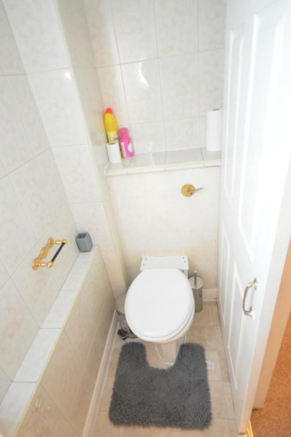 Four Bedroom Townhouse 12 Minutes Walk To Excel Exhibition Centre London Exterior photo