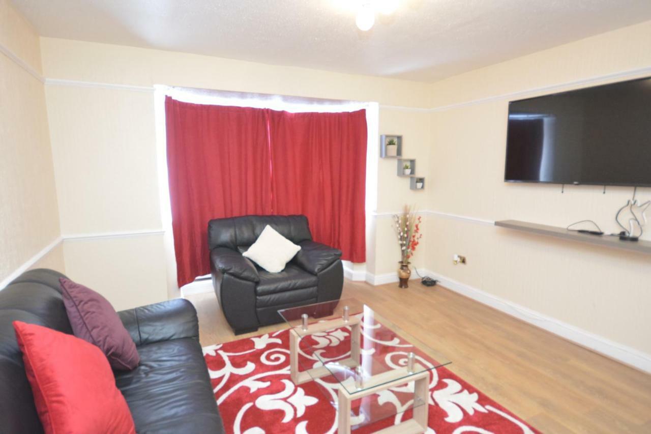 Four Bedroom Townhouse 12 Minutes Walk To Excel Exhibition Centre London Exterior photo