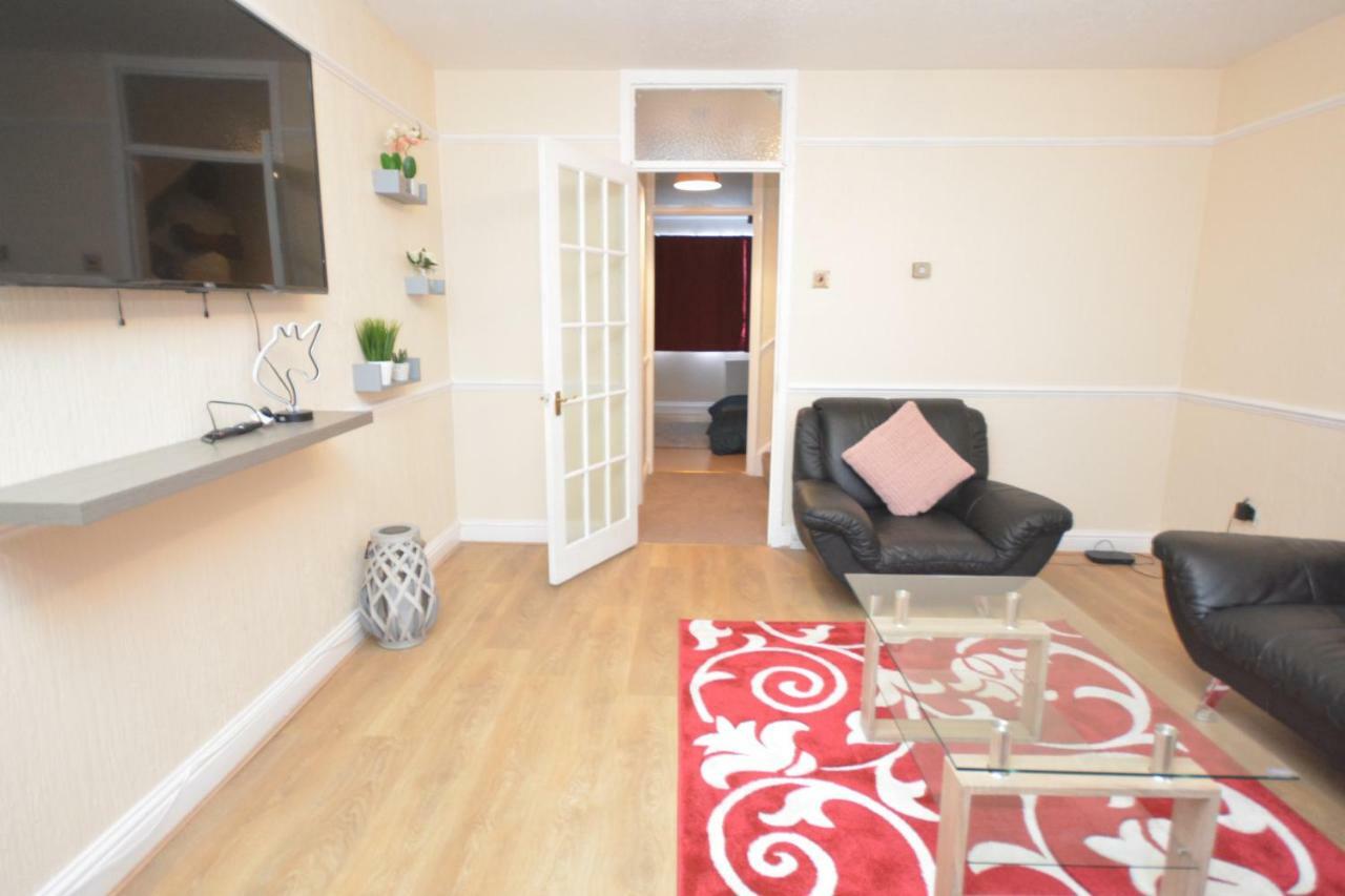 Four Bedroom Townhouse 12 Minutes Walk To Excel Exhibition Centre London Exterior photo