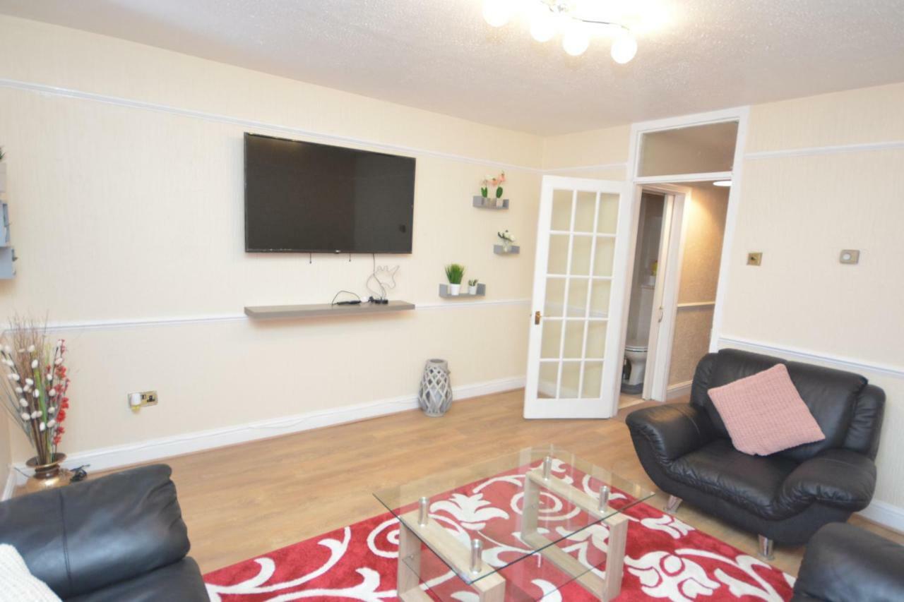 Four Bedroom Townhouse 12 Minutes Walk To Excel Exhibition Centre London Exterior photo