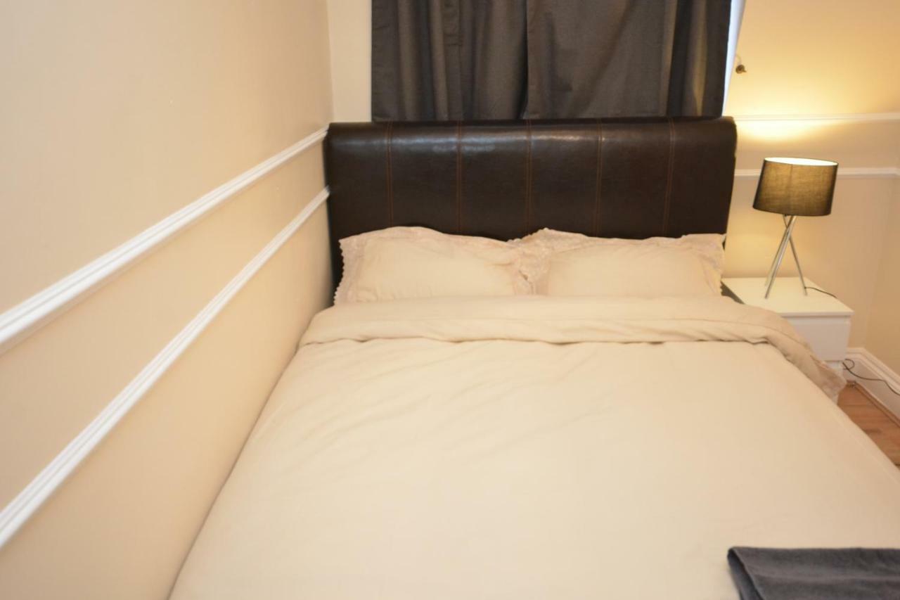 Four Bedroom Townhouse 12 Minutes Walk To Excel Exhibition Centre London Exterior photo