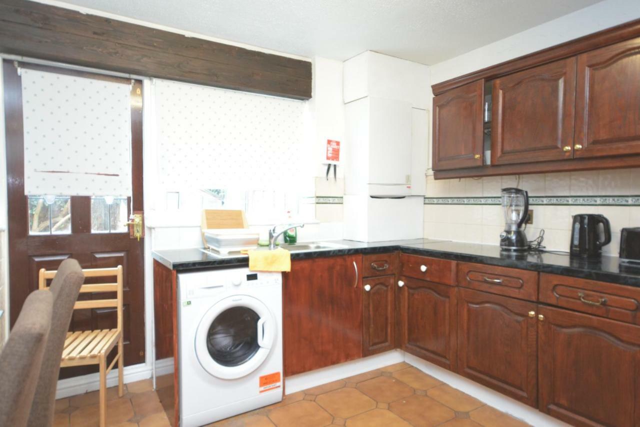 Four Bedroom Townhouse 12 Minutes Walk To Excel Exhibition Centre London Exterior photo