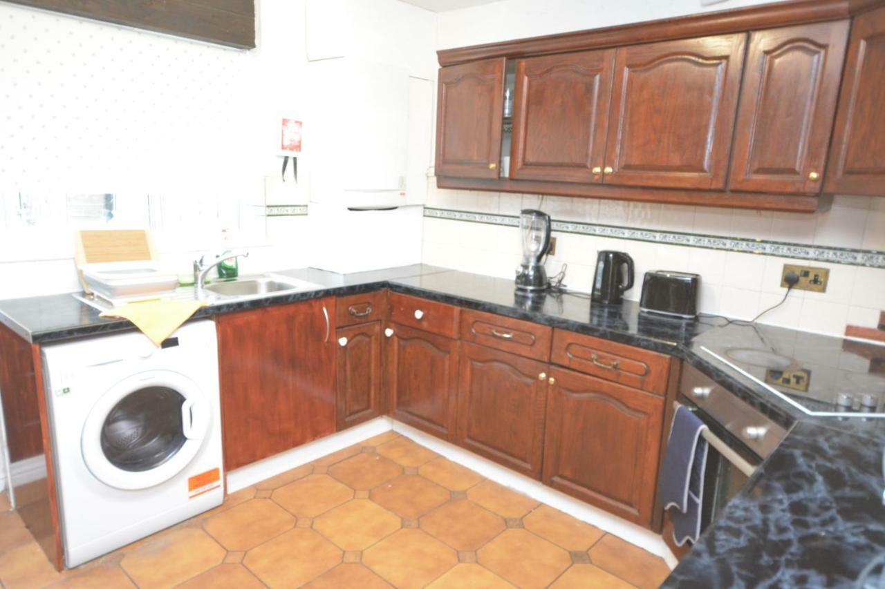 Four Bedroom Townhouse 12 Minutes Walk To Excel Exhibition Centre London Exterior photo
